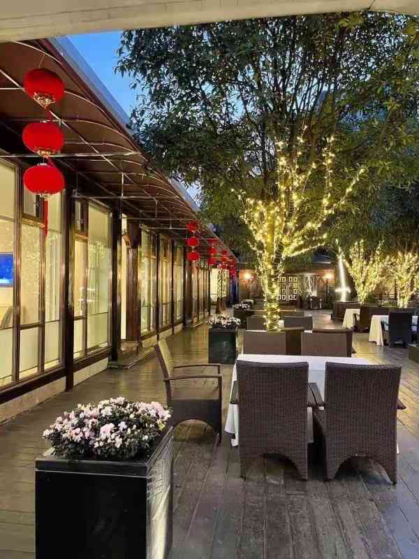 天鹅湖半岛餐厅-"环境好,味道不错.三个人量偏多."