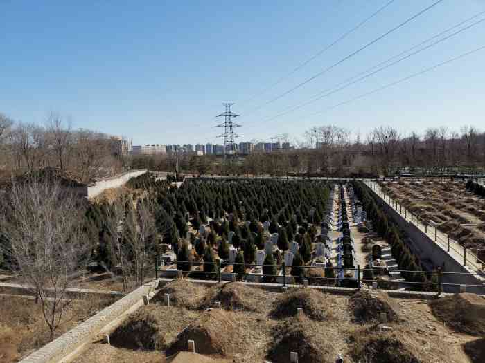 北京穆斯林的墓葬地就在此 据说前身是北京市第三人民公墓 后改为回民