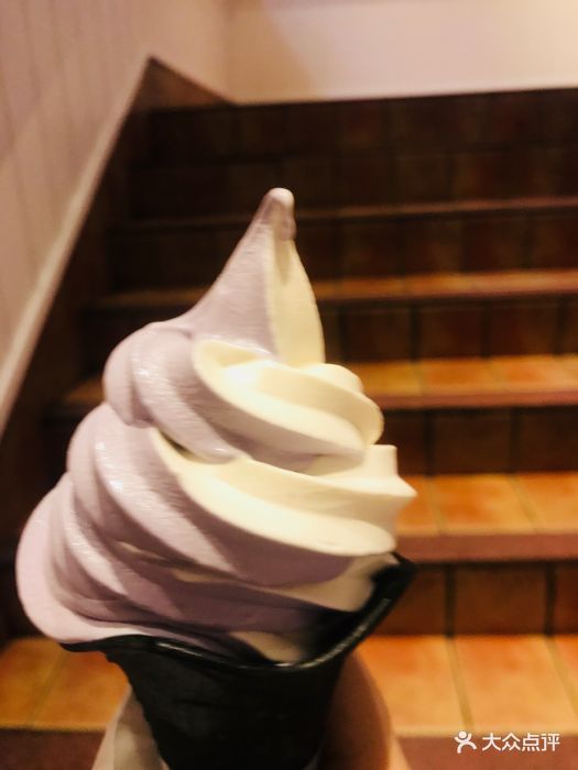 薰衣草风味双旋冰淇淋