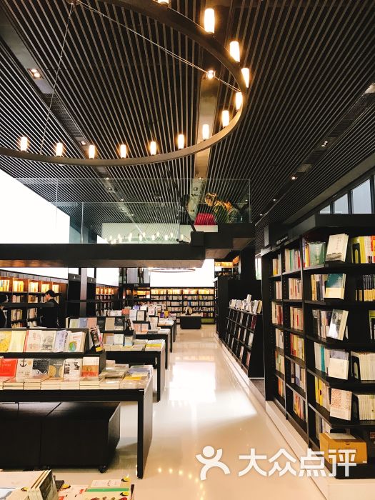 物外书店(人信汇商场店)图片 - 第4张