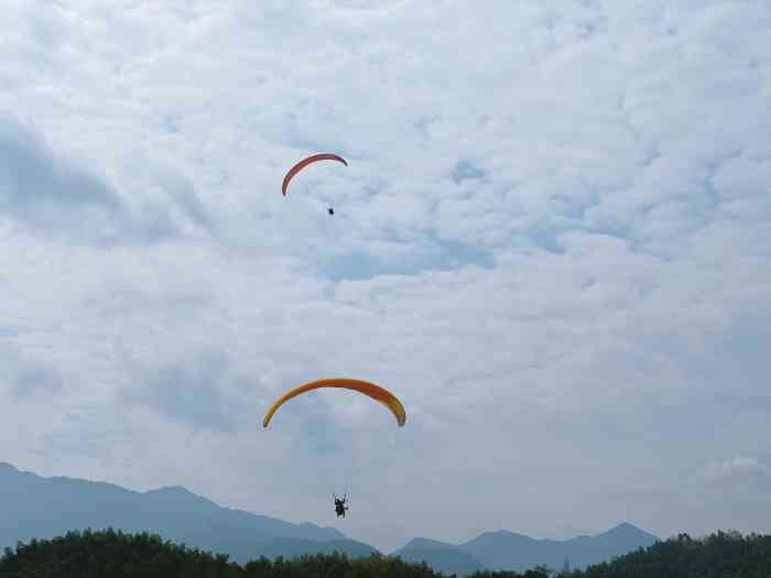 杭州萧山云石滑翔伞基地"预约好时间,来了没有等,客服也不错,还主.