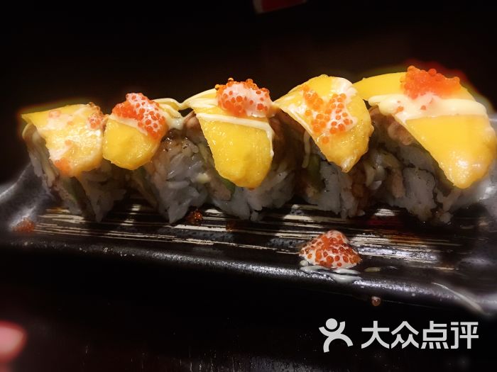 芒果鳗鱼加州卷