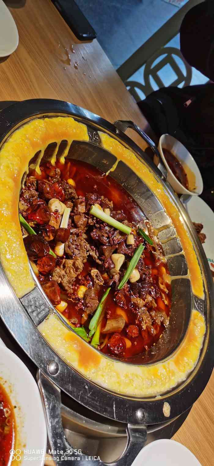 罗咯鸡·四川香辣鸡煲(广元南河店)-"【环境】:一场大雨让我们停在