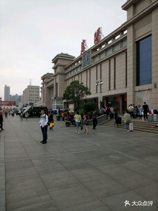 襄阳火车站图片