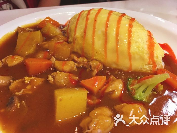 咖喱蘑菇鸡丁蛋包饭
