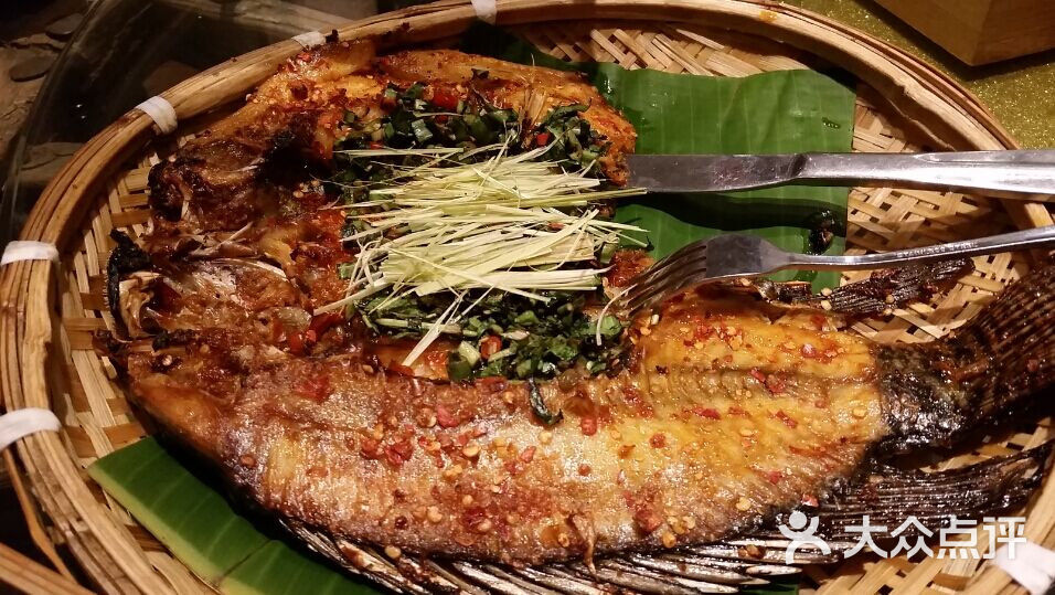 马蜂香茅草烤罗非鱼傣味不见了图片