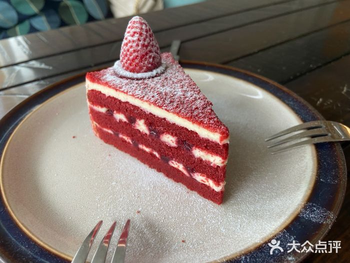 良木缘咖啡西餐(蜀汉路店)红丝绒慕斯蛋糕图片