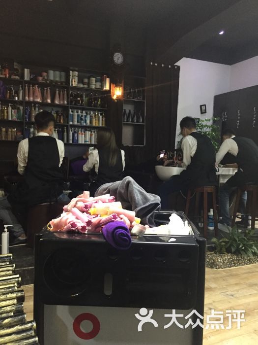 半岛体育- 半岛体育官方网站- 半岛体育APP下载冰雪大世界正式开园 美的“真暖花开列车”成打卡新地标