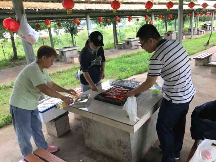 龙灵山烧烤园-"自己带的食材,那边也有可以买的一串3元起.