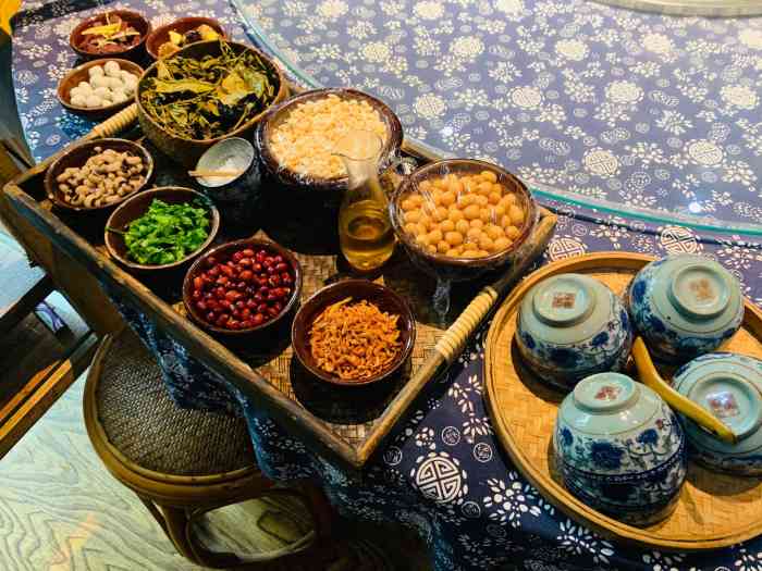 侗寨厨娘打油茶文化体验馆-"侗族打油茶,是侗族生活中