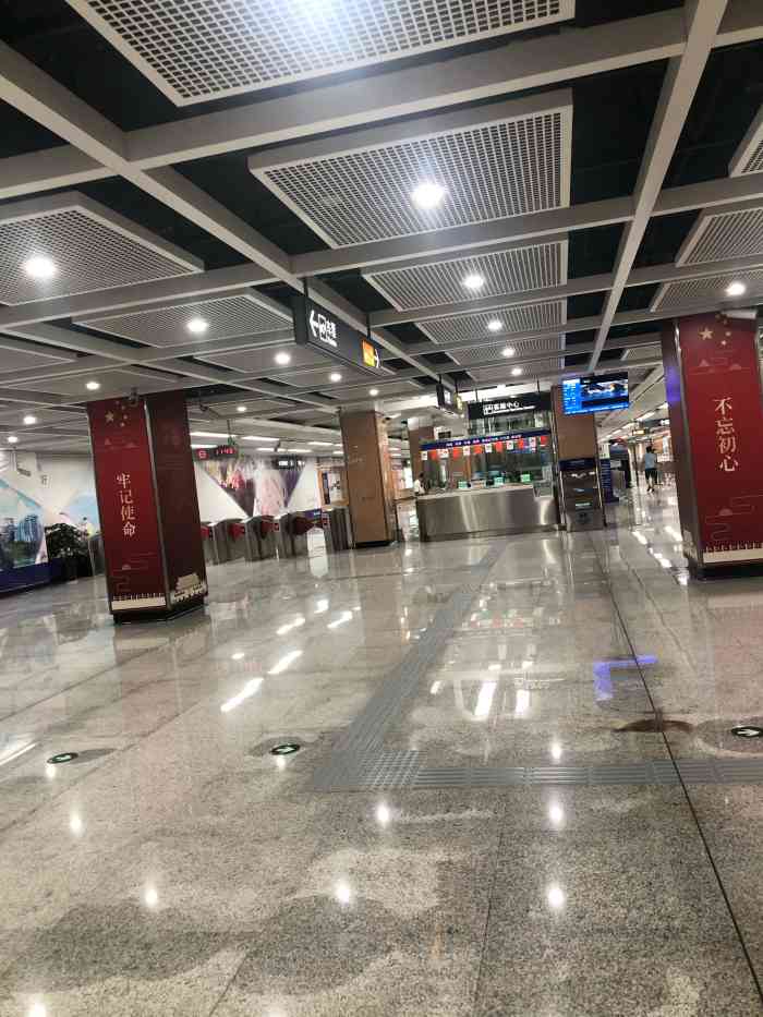 湖滨东路地铁站-"厦门地铁01开通之后经过了好几个