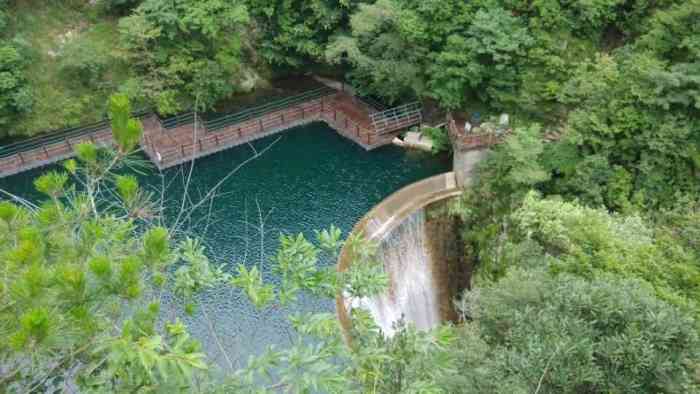 牯牛降九龙景区-"我们跟团旅行的,不过到达牯牛降,.