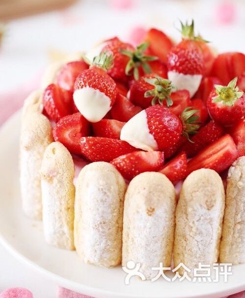 草莓夏洛特生日蛋糕