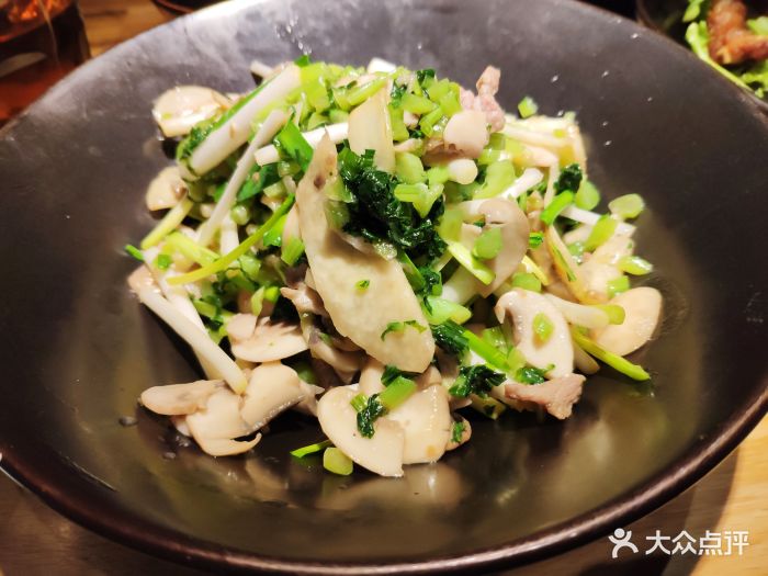 外婆家·杭儿风(嘉里中心店)雪菜冬笋蘑菇肉片图片