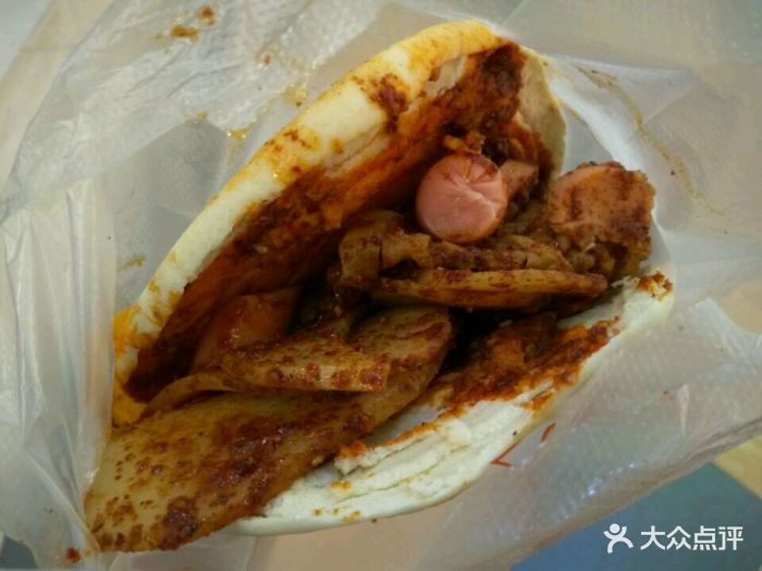 火腿肠土豆片夹馍