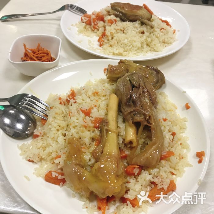 羊腿抓饭