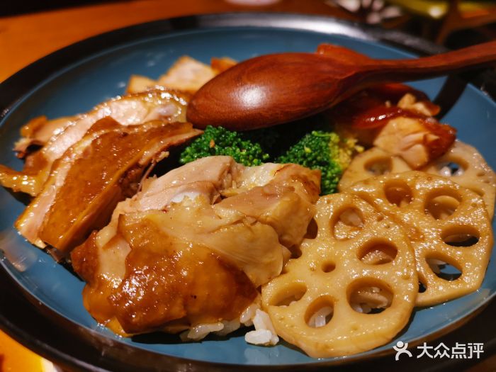 日日香鹅肉饭店(银泰in99店)卤鸡三拼饭图片