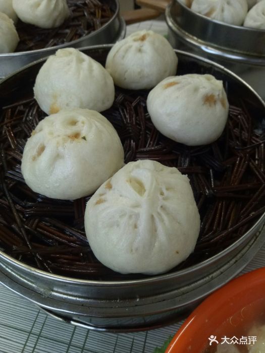 鲜肉小笼包个