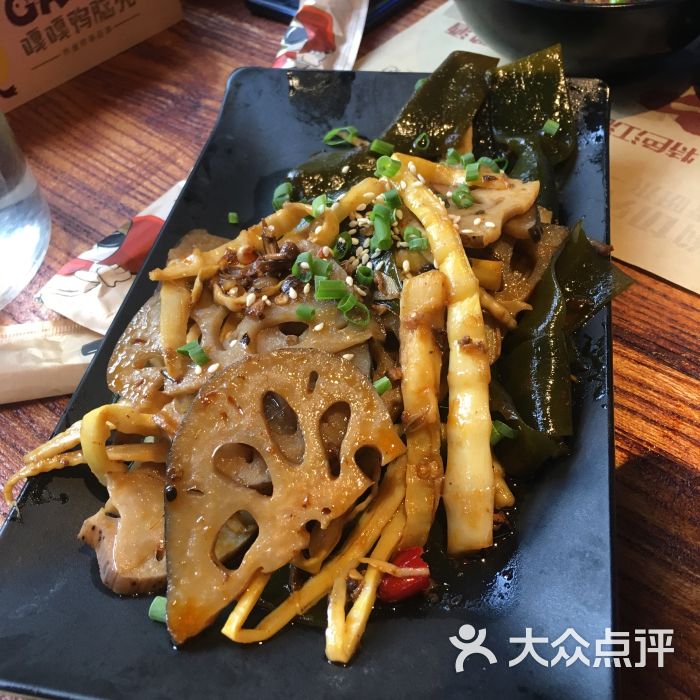 嘎嘎鸭脑壳(均隆社区店)卤拼素菜图片 - 第3张