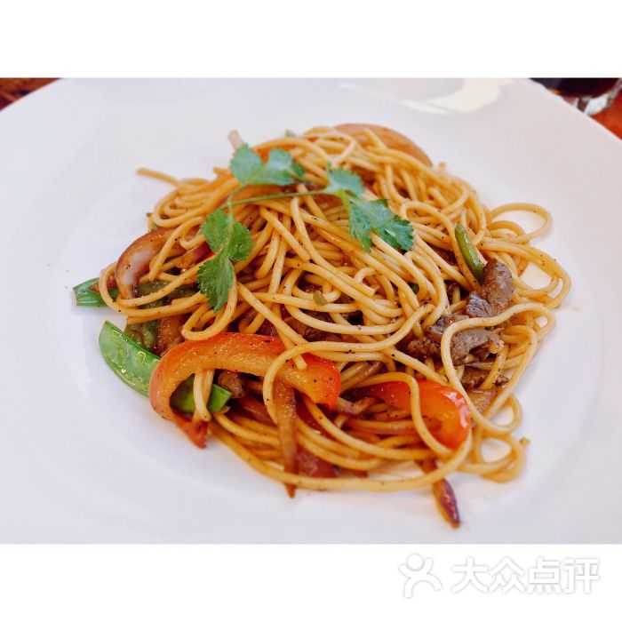 黑椒牛柳炒意面