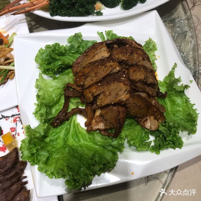 亚泰民族餐厅,是清真饭店,坐落在二宫公园.-亚