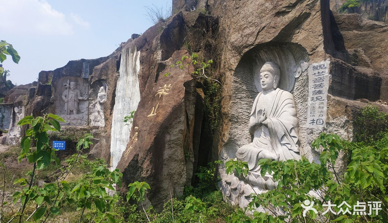 羊山石佛,独特的风景线