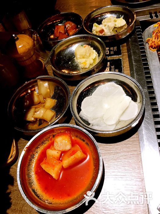 火炉火烤肉·芝士排骨(荟聚购物中心西红门店)韩国小菜图片 第6张