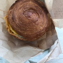 星巴克(深圳车公庙百安居分店)的培根芝士蛋堡好不?样