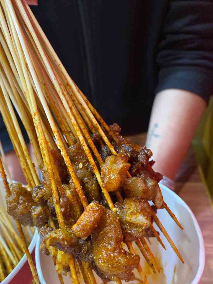 曹大厨传奇小串(海曙鼓楼店)-"晚上路过鼓楼,看到这家拐角处的赵记