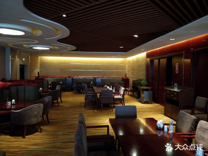 华泰国际酒店海鲜火锅自助餐图片
