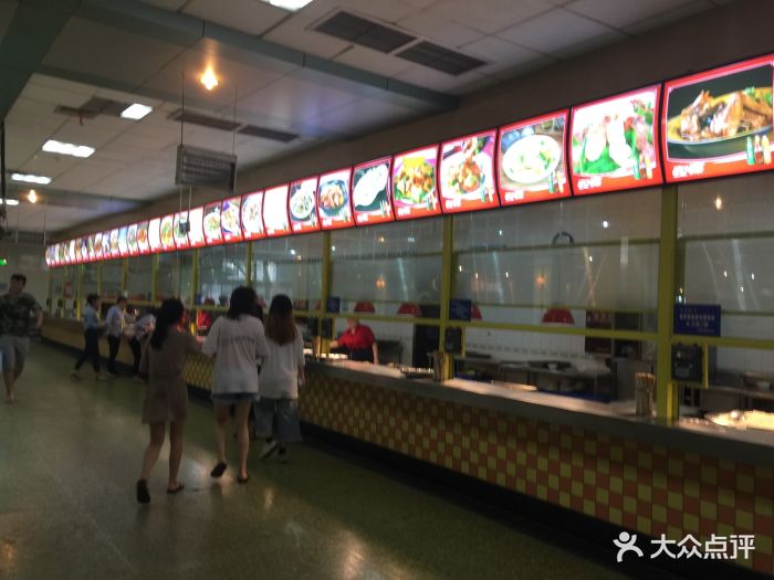 四川音乐学院新都校区食堂图片