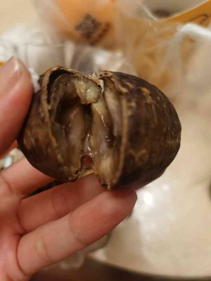 打分    /人 特意去买的,回家发现居然有好多坏的,粘的.
