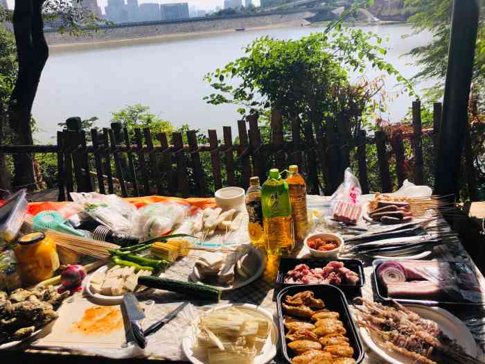 森林公园自由人bbq烧烤乐园-"之前来森林公园正门对面