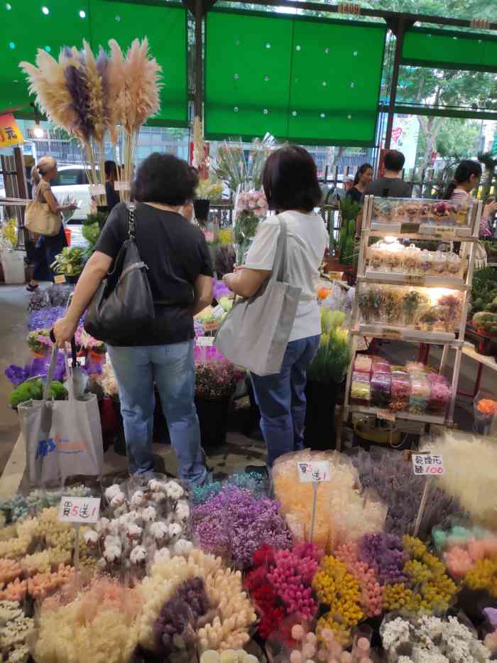 建国假日花市-"我一直以来都很热爱莳花弄草,不管是闲