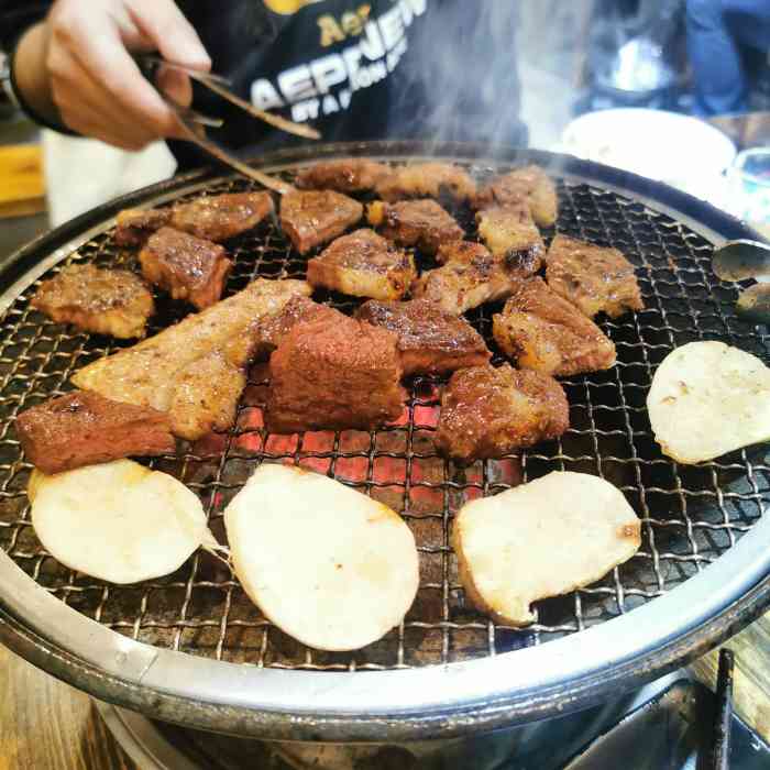 燚青春东北泥炉烤肉(坂田店)