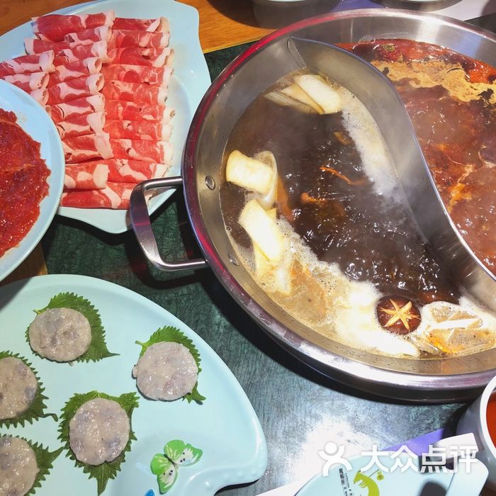 潮辣矿泉水火锅