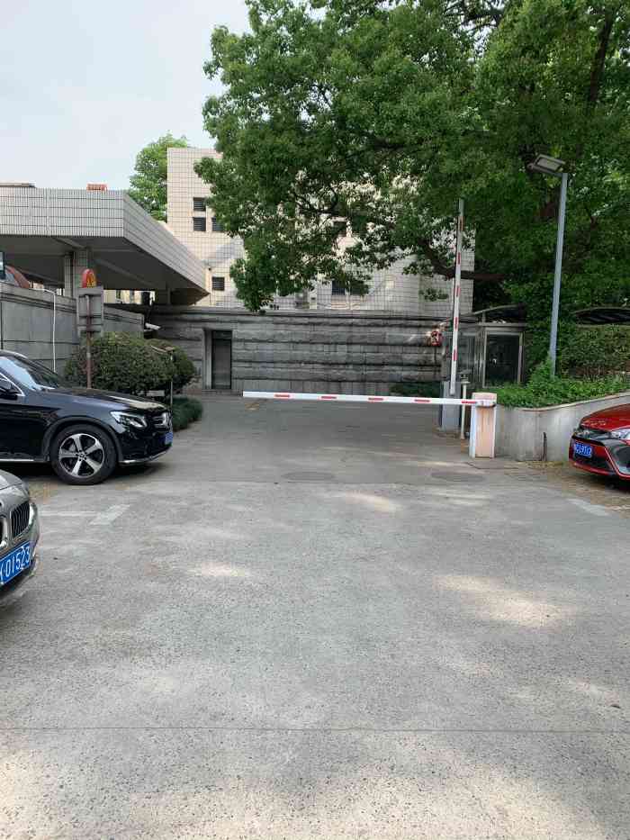 上海图书馆停车场"一天72封顶,清明节,和老公去上海玩儿.