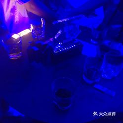 酒吧 鼓楼区  省体育中心  esmi nightclub  福州新开的酒吧,场子很大