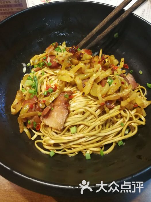 将军腊肉拌面