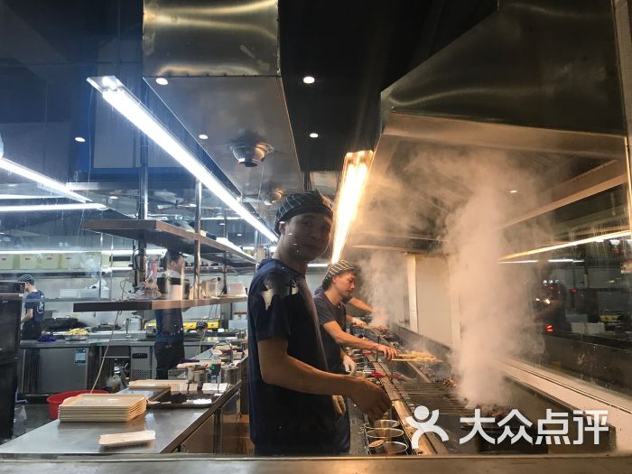 犇犇烤肉(世纪城店)厨房图片 第7张