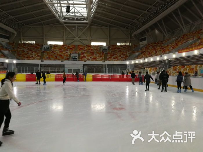 松江大学城体育馆滑冰馆图片 - 第1张