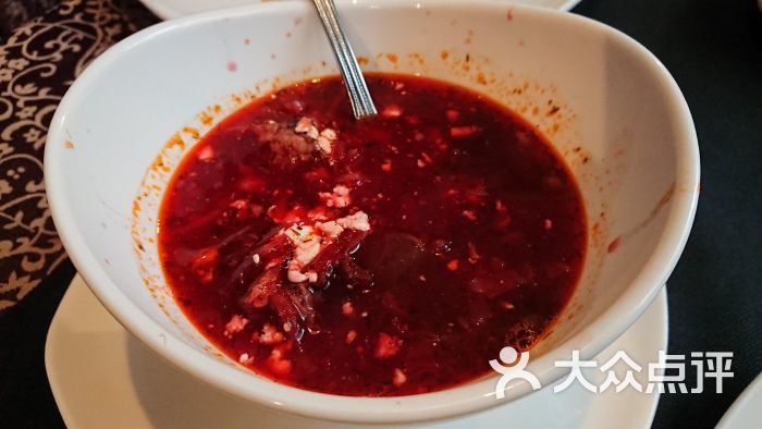 迁址后第一次去吃,赶上个好日子,一群俄罗.-飞