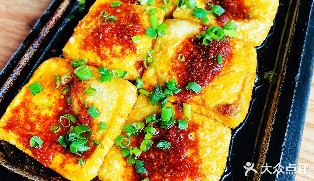 铁板包浆豆腐,奶奶秘制排骨,每次都吃到光盘