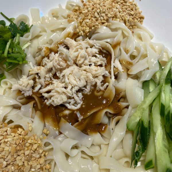 麻酱鸡丝拌面