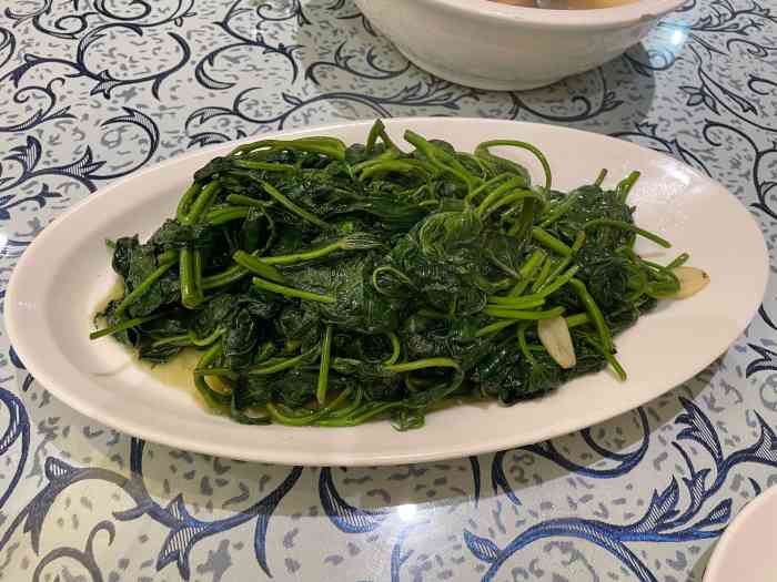 茅溪菜(陈家桥店)-"茅溪卤菜有着29年的历史了,最老的一家店.