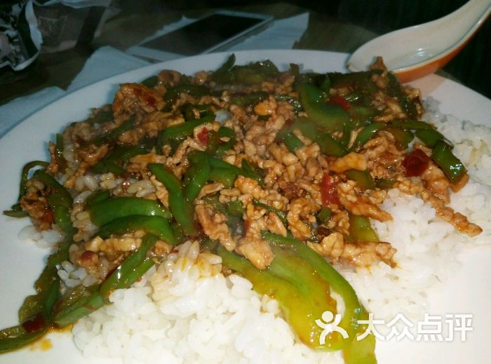 青椒肉丝盖浇饭