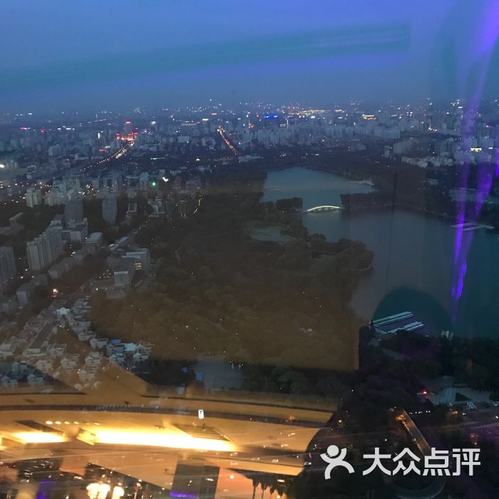 中央电视塔空中观景旋转餐厅