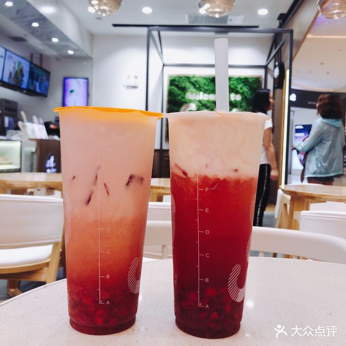 奶霜莓莓果茶