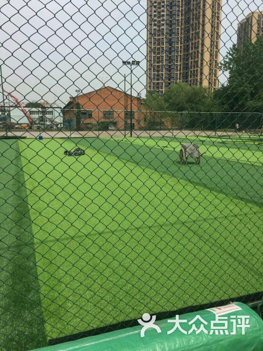 帕腾乐灯光足球场-图片-武汉运动健身