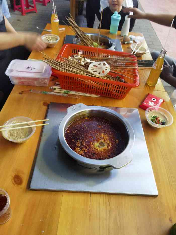 麻一生西航涮涮-"今天出去吃饭选择的串串,西航串串很有名在.